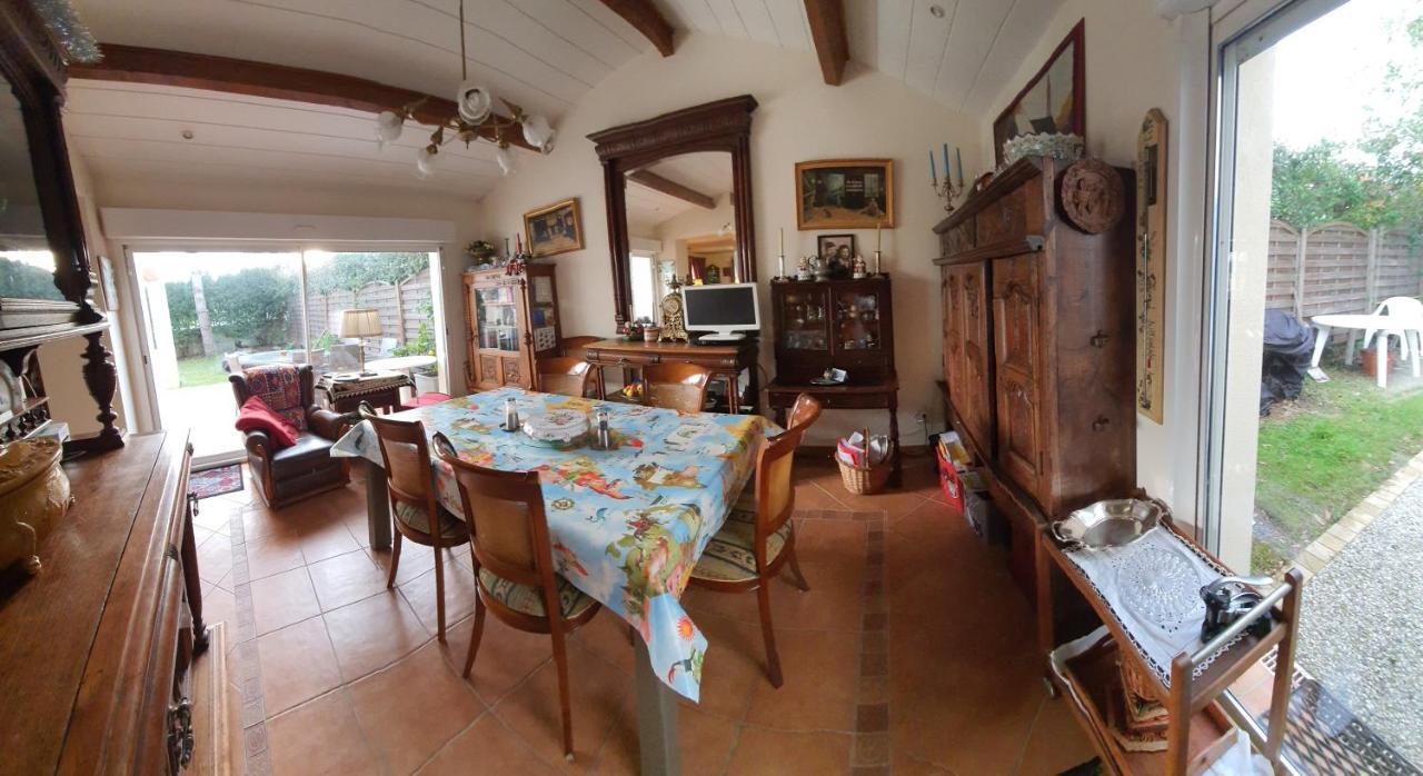 Bed and Breakfast Le Petit Manoir Vaux-sur-Mer Esterno foto