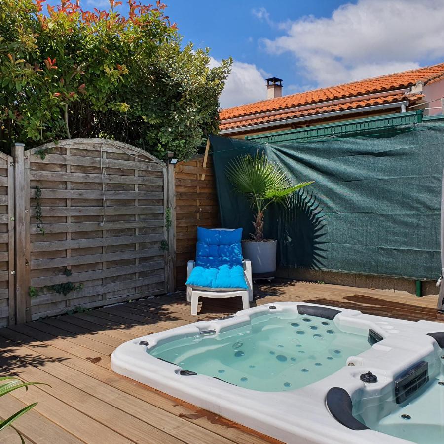 Bed and Breakfast Le Petit Manoir Vaux-sur-Mer Esterno foto