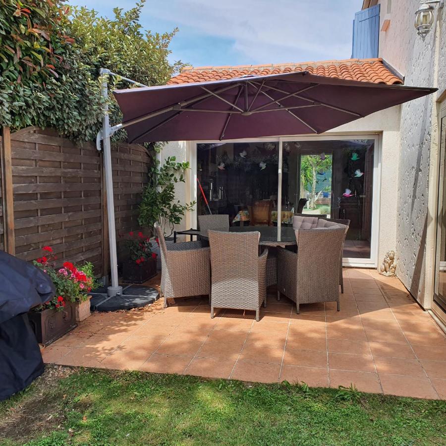 Bed and Breakfast Le Petit Manoir Vaux-sur-Mer Esterno foto